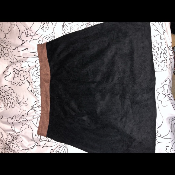 COLOR BLOCK MINI SKIRT - Picture 3 of 3